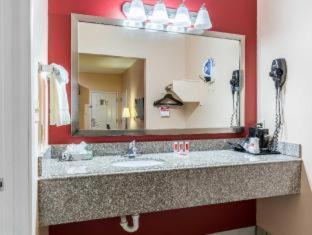 Quality Inn & Suites Bridge City Orange Phòng bức ảnh